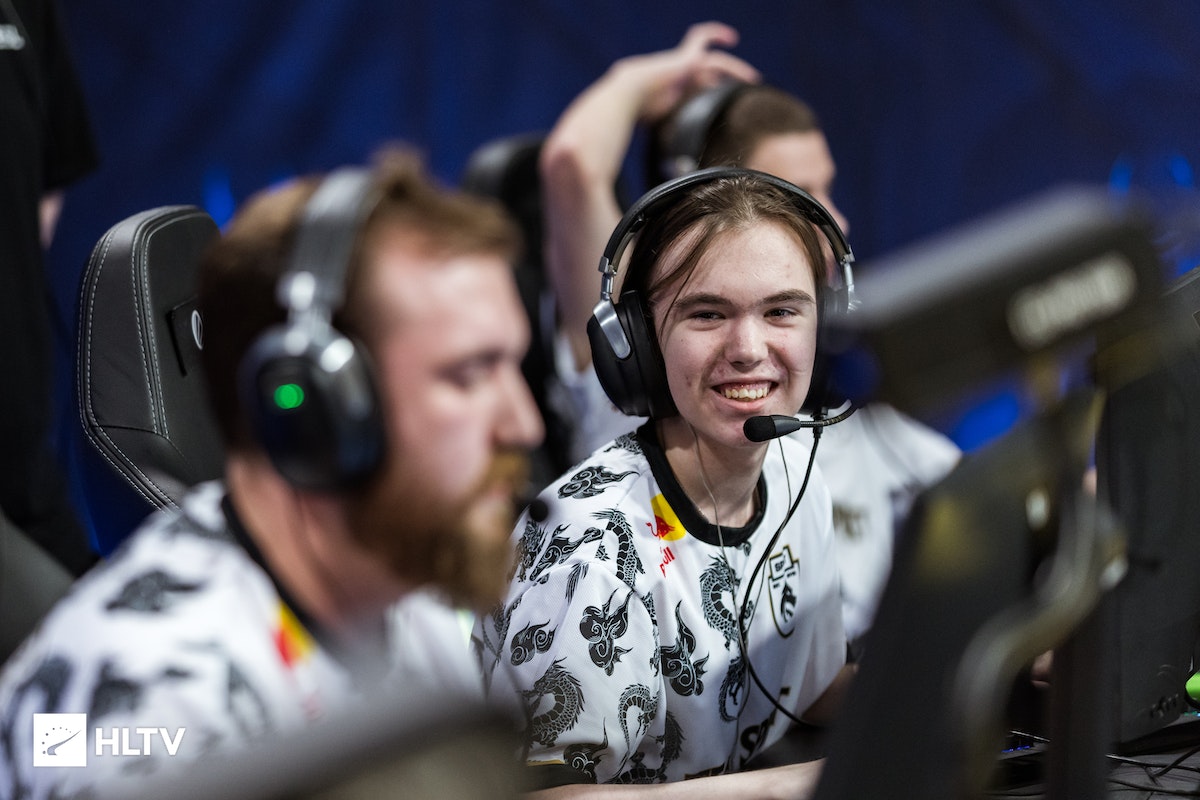 换阵容中 换阵容中