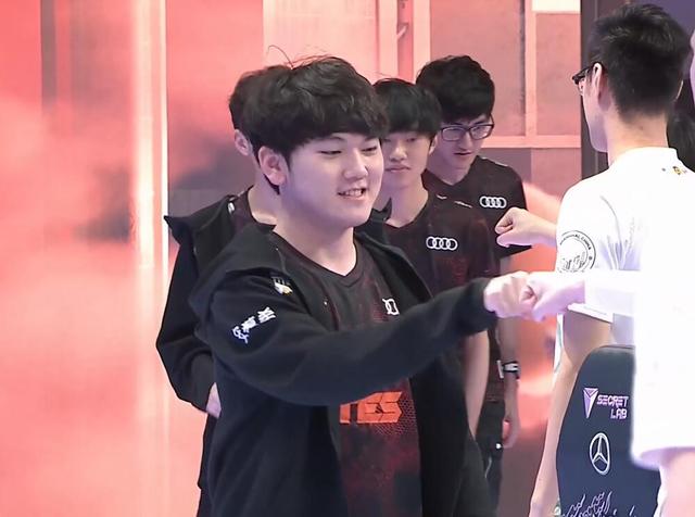 勇气不是喧 勇气不是喧